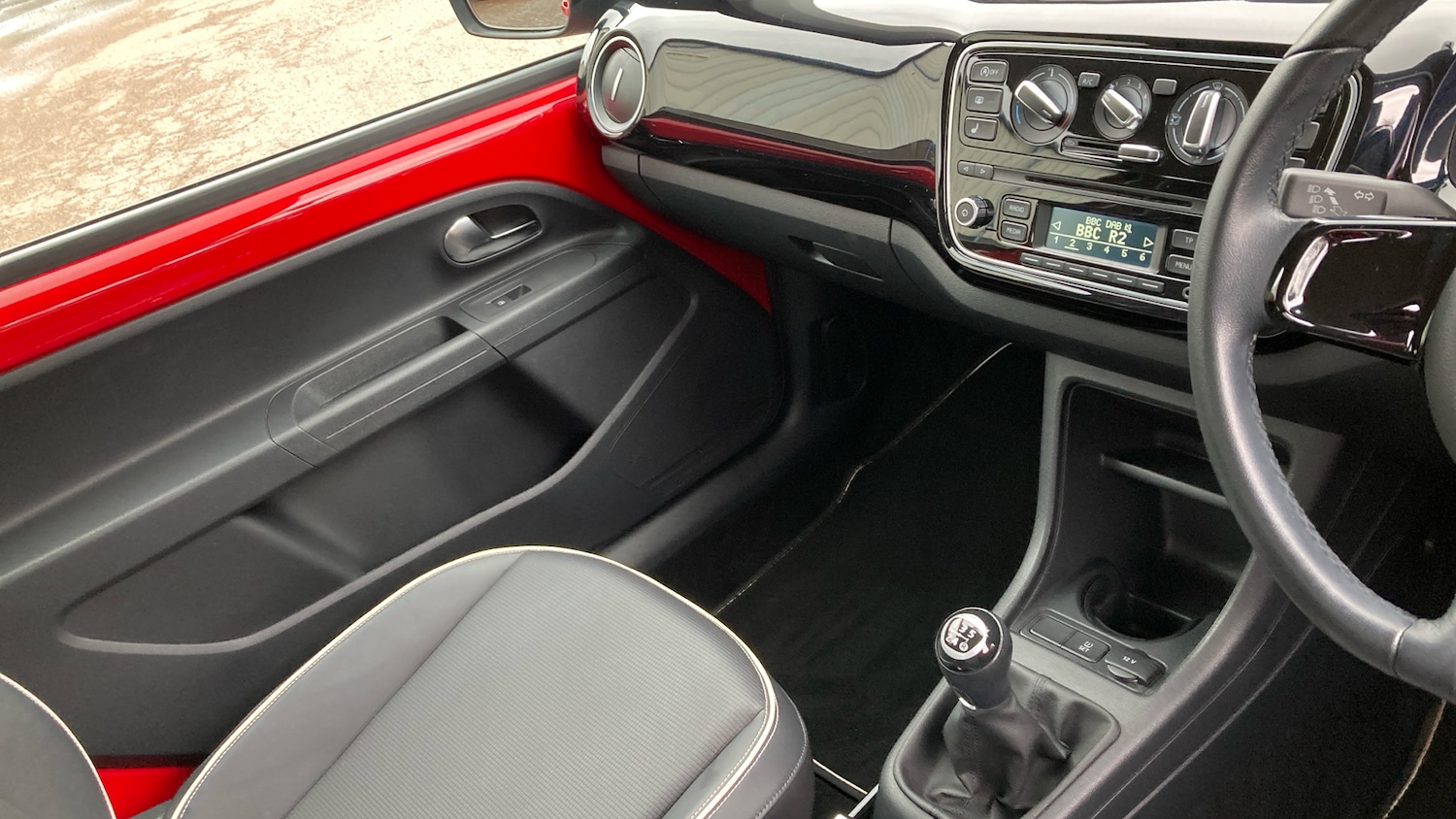 Used Volkswagen up! 2015 for sale - 77650176: Photo 14