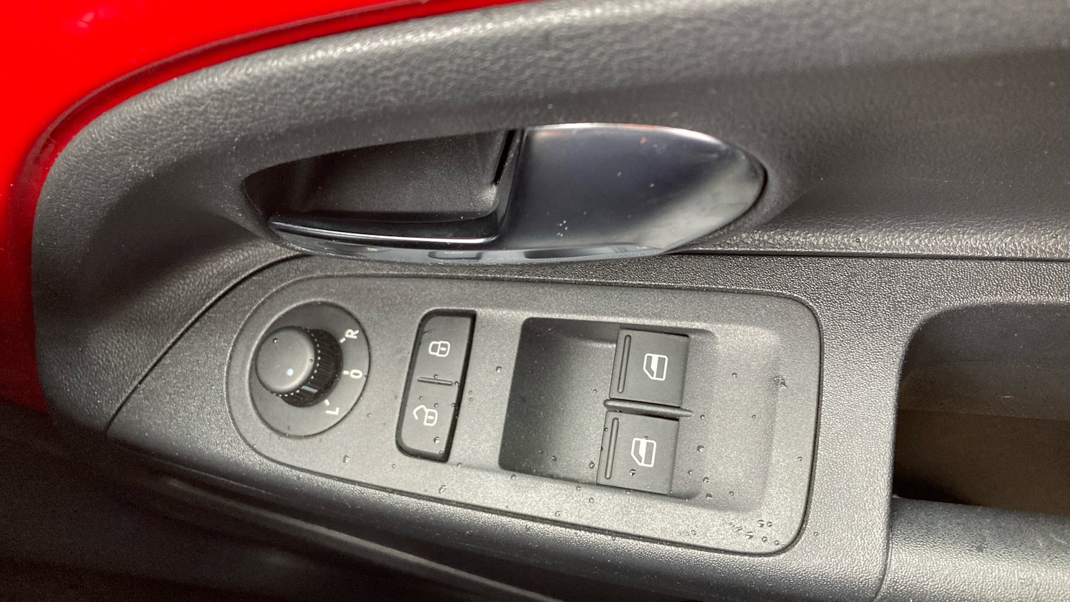 Used Volkswagen up! 2015 for sale - 77650176: Photo 23