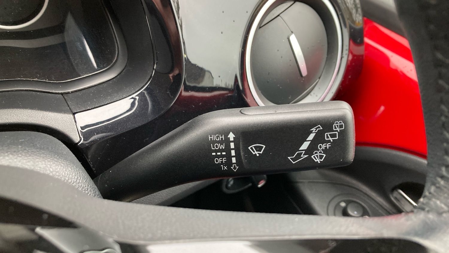 Used Volkswagen up! 2015 for sale - 77650176: Photo 25