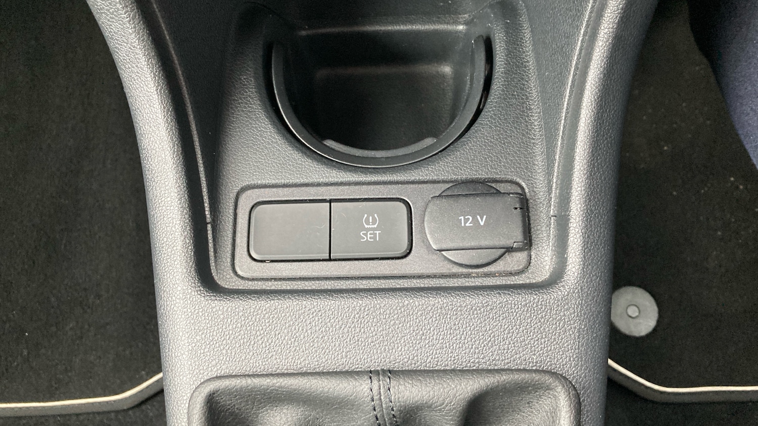 Used Volkswagen up! 2015 for sale - 77650176: Photo 30