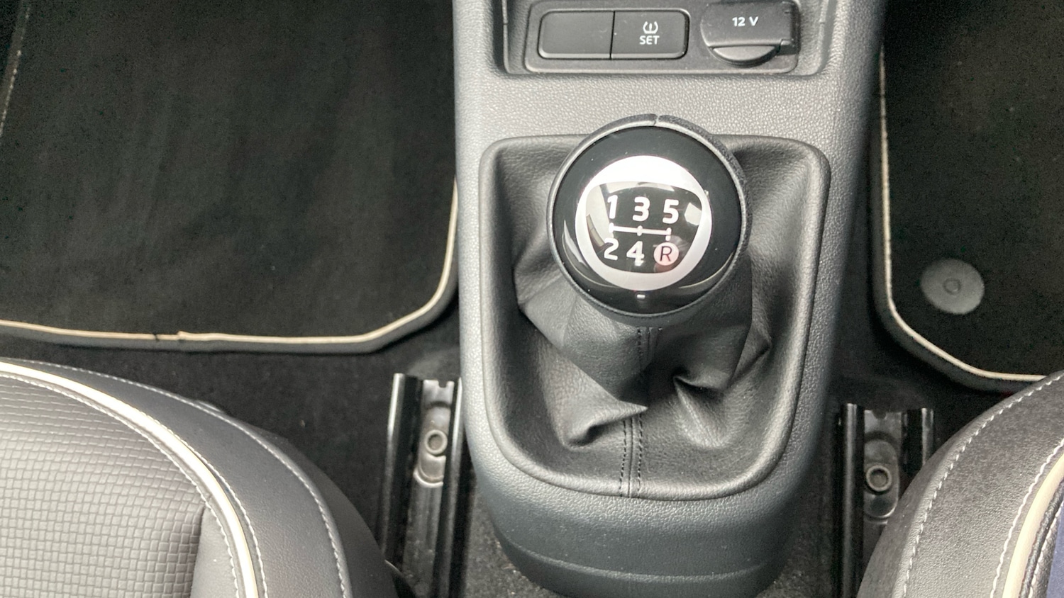 Used Volkswagen up! 2015 for sale - 77650176: Photo 31