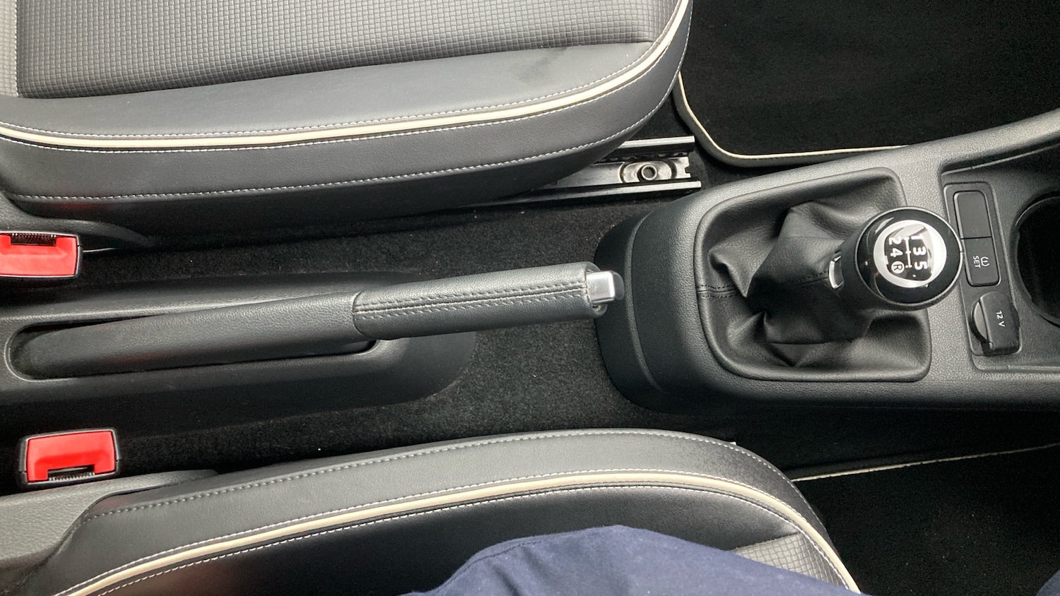 Used Volkswagen up! 2015 for sale - 77650176: Photo 32