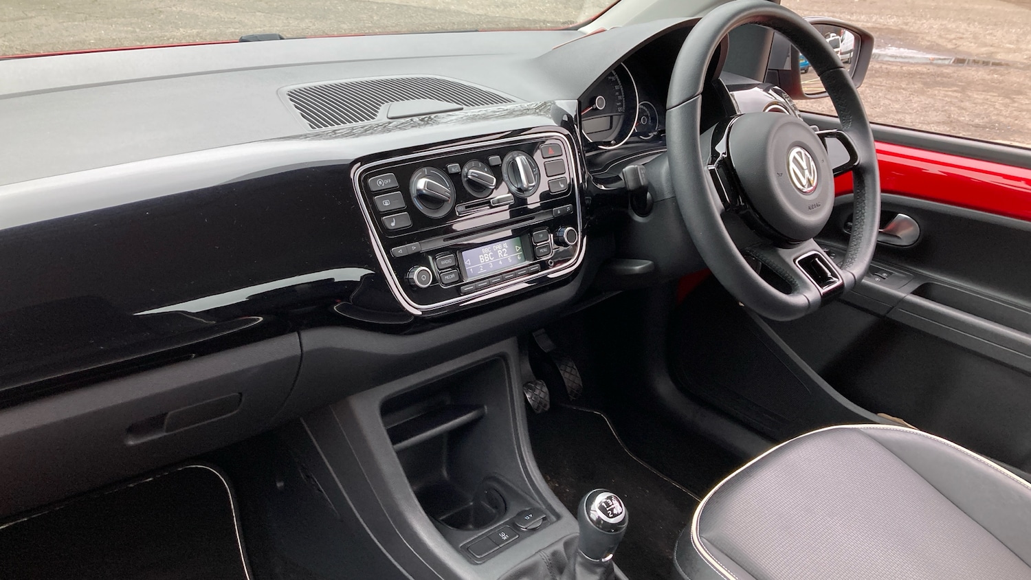 Used Volkswagen up! 2015 for sale - 77650176: Photo 9