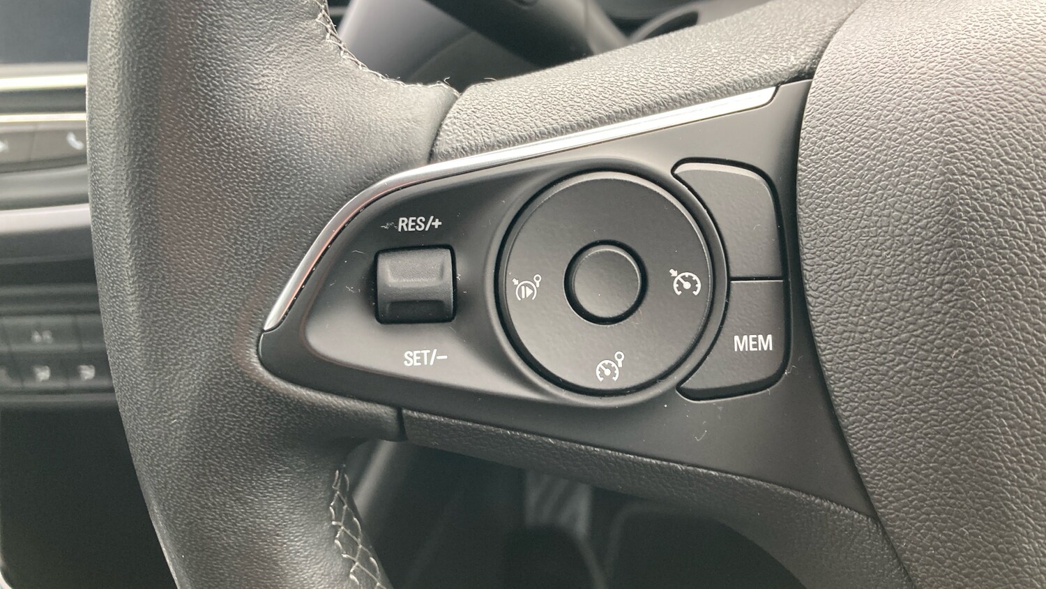 Used Vauxhall Crossland 2023 for sale - 77679342: Photo 21