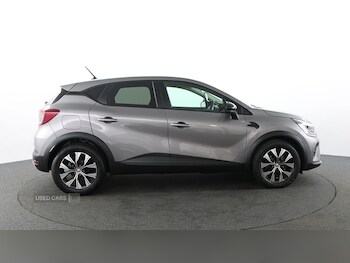 Used Renault Captur 2023 for sale - 77551150: Photo