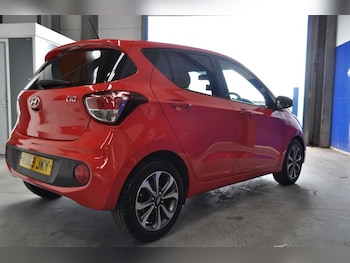 Used Hyundai i10 2019 for sale - 79587102: Photo