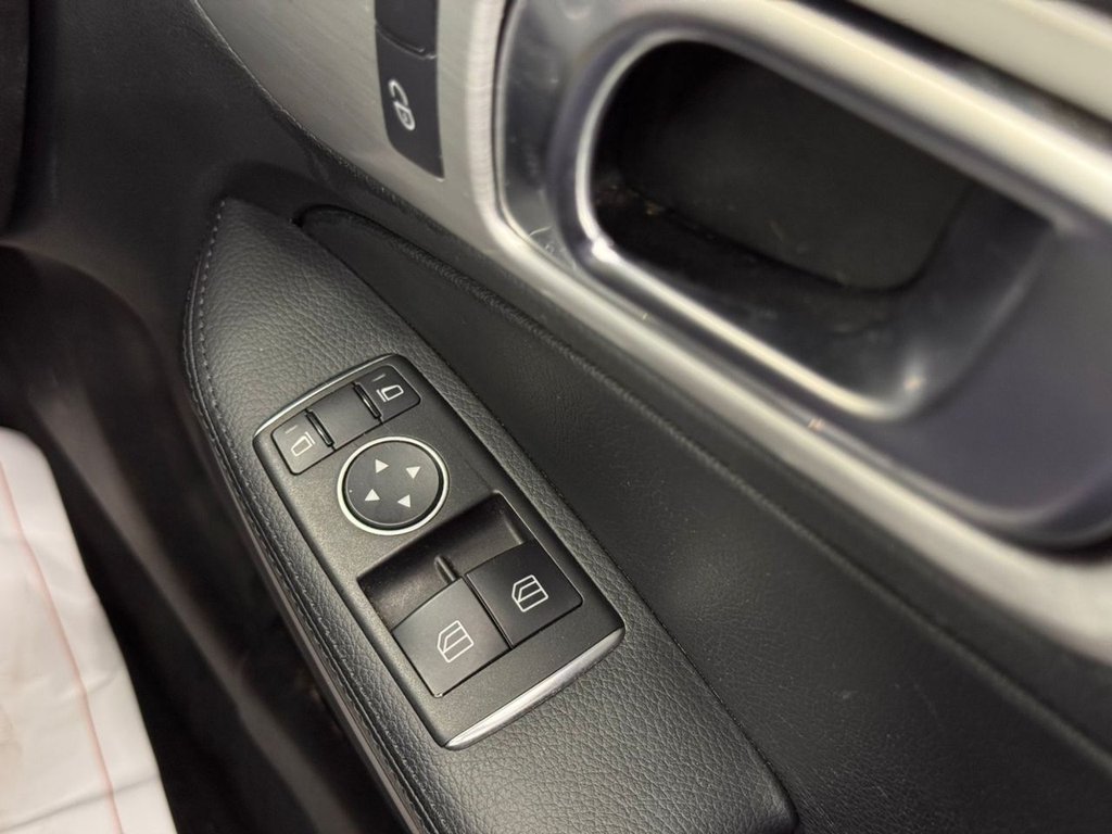 Used Mercedes-Benz SLK 2012 for sale - 77436543: Photo 39