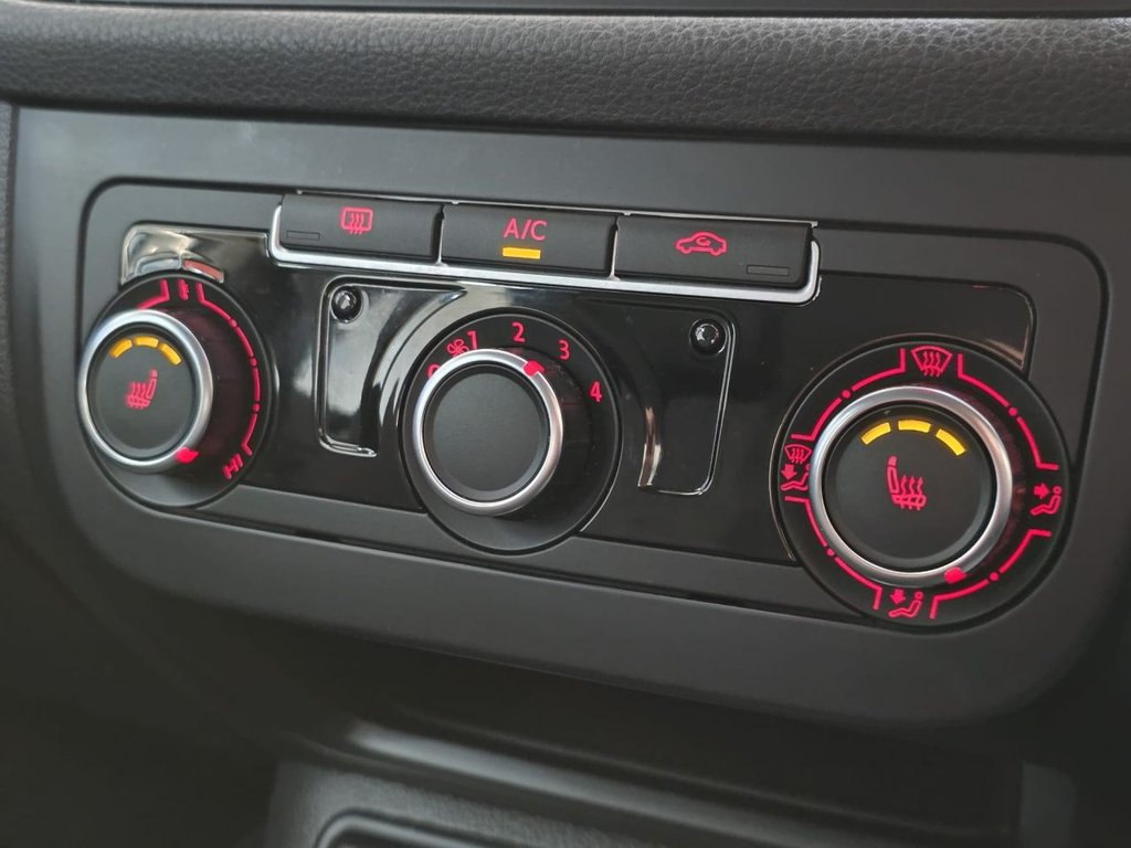 Used Volkswagen Golf Plus 2013 for sale - 76642108: Photo 30