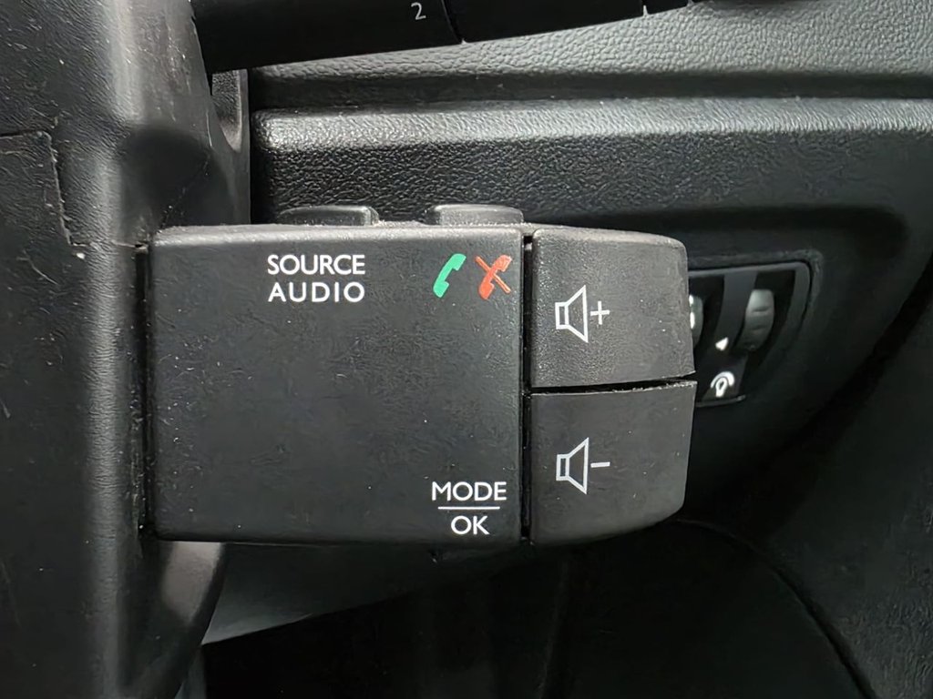 Used Renault Captur 2019 for sale - 78082670: Photo 41