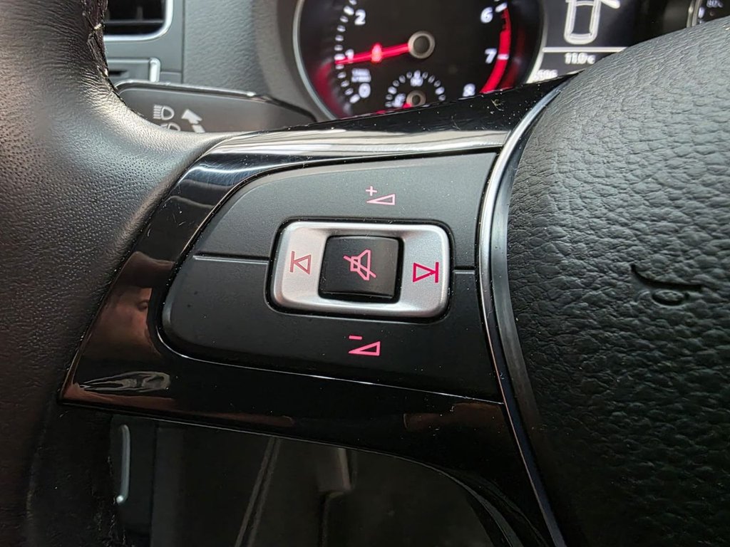 Used Volkswagen Polo 2016 for sale - 76820508: Photo 36