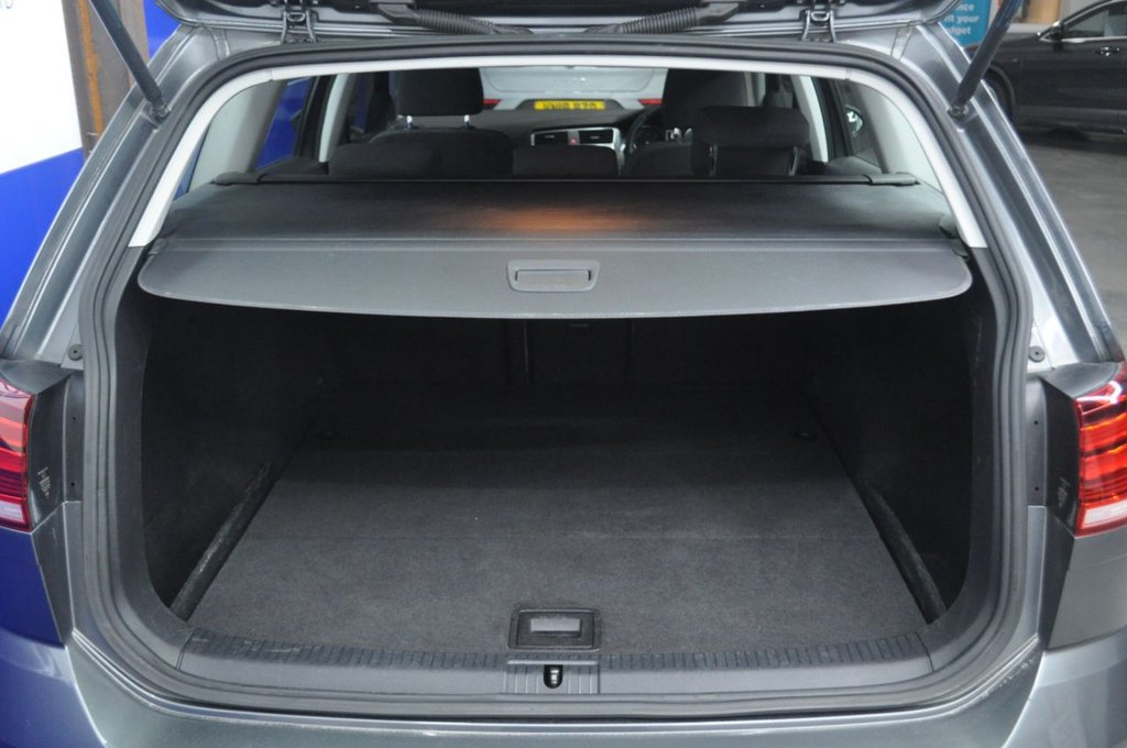 Used Volkswagen Golf 2017 for sale - 76665536: Photo 11