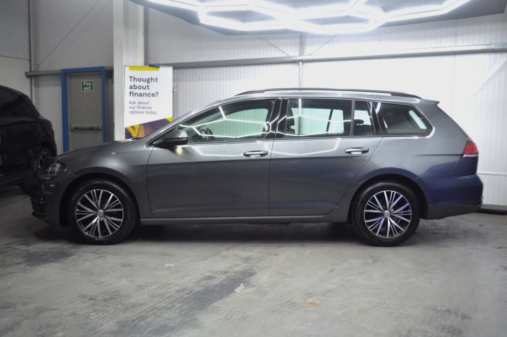 Used Volkswagen Golf 2017 for sale - 76665536: Photo 14