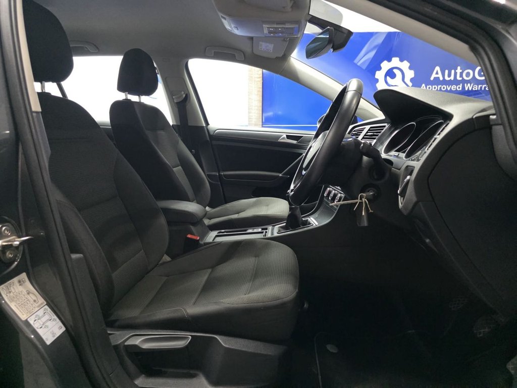 Used Volkswagen Golf 2017 for sale - 76665536: Photo 19