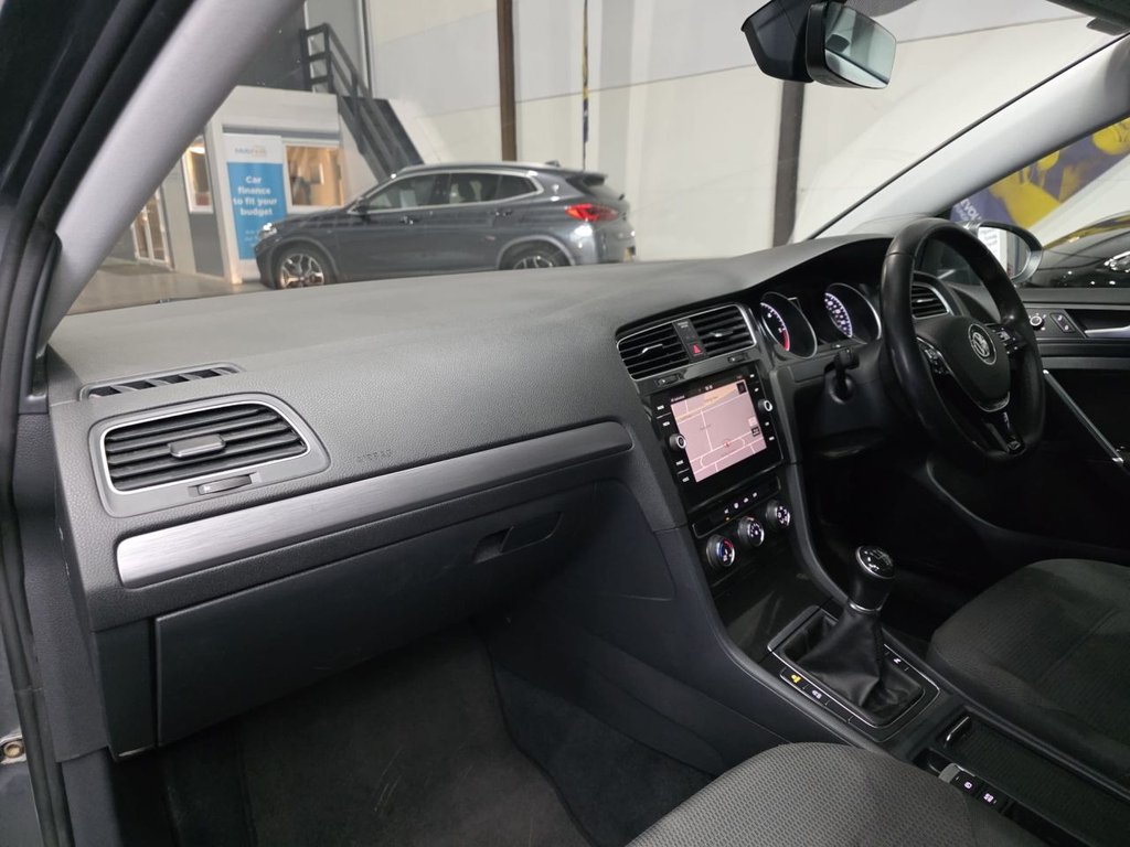 Used Volkswagen Golf 2017 for sale - 76665536: Photo 23