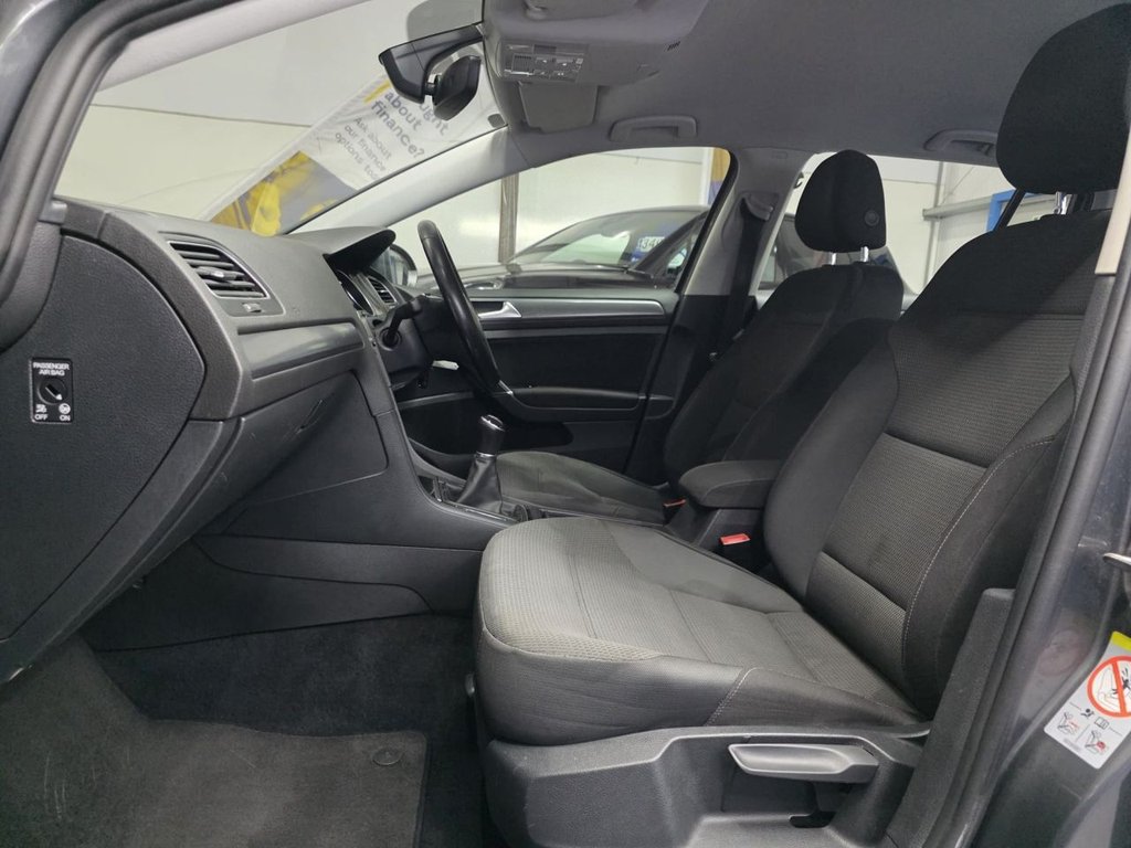 Used Volkswagen Golf 2017 for sale - 76665536: Photo 24