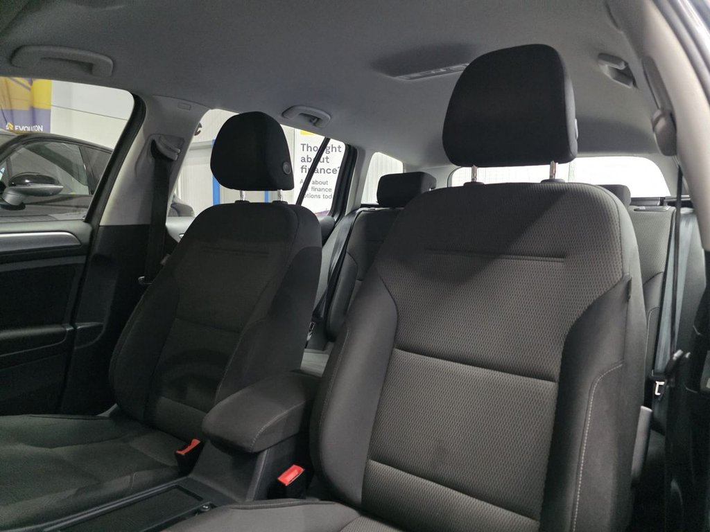 Used Volkswagen Golf 2017 for sale - 76665536: Photo 25