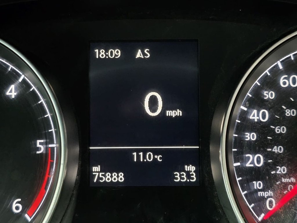 Used Volkswagen Golf 2017 for sale - 76665536: Photo 29