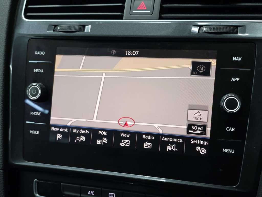 Used Volkswagen Golf 2017 for sale - 76665536: Photo 32