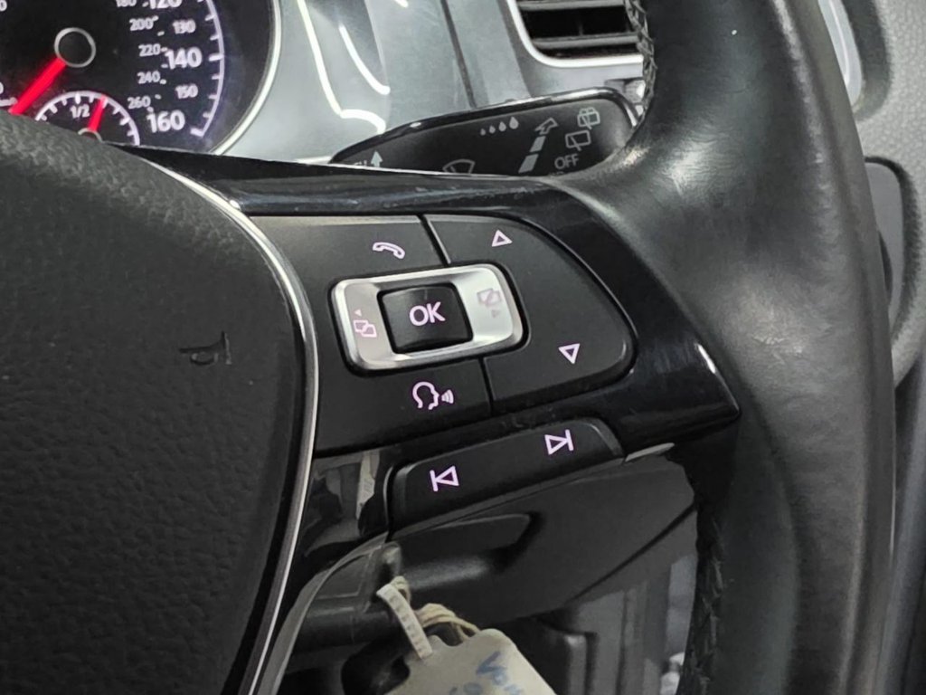 Used Volkswagen Golf 2017 for sale - 76665536: Photo 42