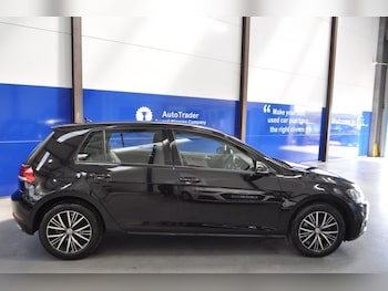 Used Volkswagen Golf 2017 for sale - 79574635: Photo