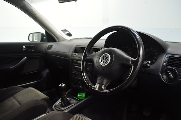 Used Volkswagen Golf 2002 for sale - 76323233: Photo 12