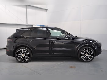 Used Porsche Cayenne 2018 for sale - 75685109: Photo