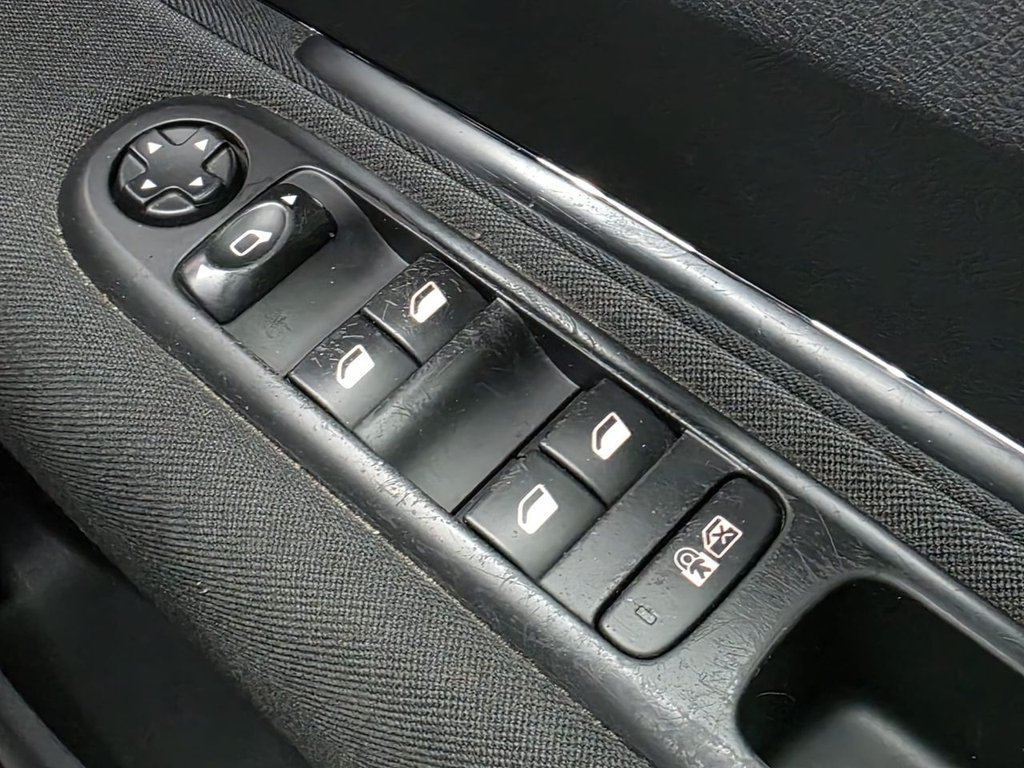 Used Peugeot 3008 2013 for sale - 77383869: Photo 40