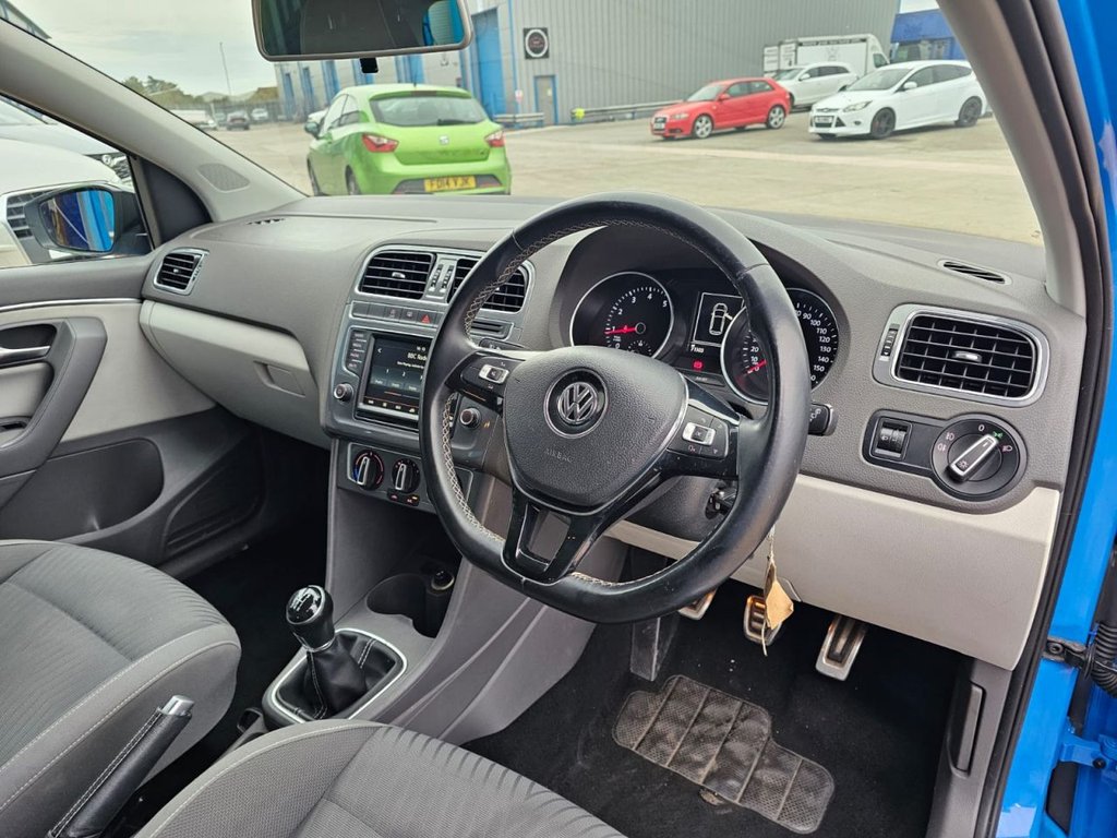 Used Volkswagen Polo 2015 for sale - 76147325: Photo 11