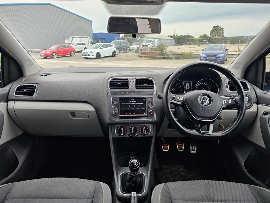Used Volkswagen Polo 2015 for sale - 76147325: Photo 16