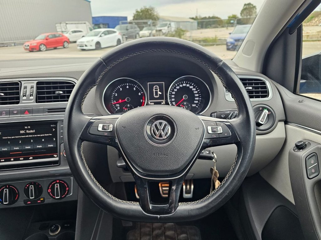 Used Volkswagen Polo 2015 for sale - 76147325: Photo 19