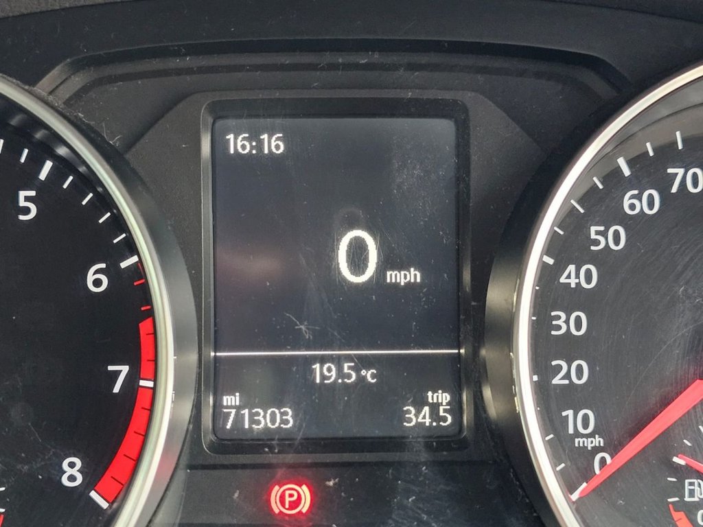 Used Volkswagen Polo 2015 for sale - 76147325: Photo 20