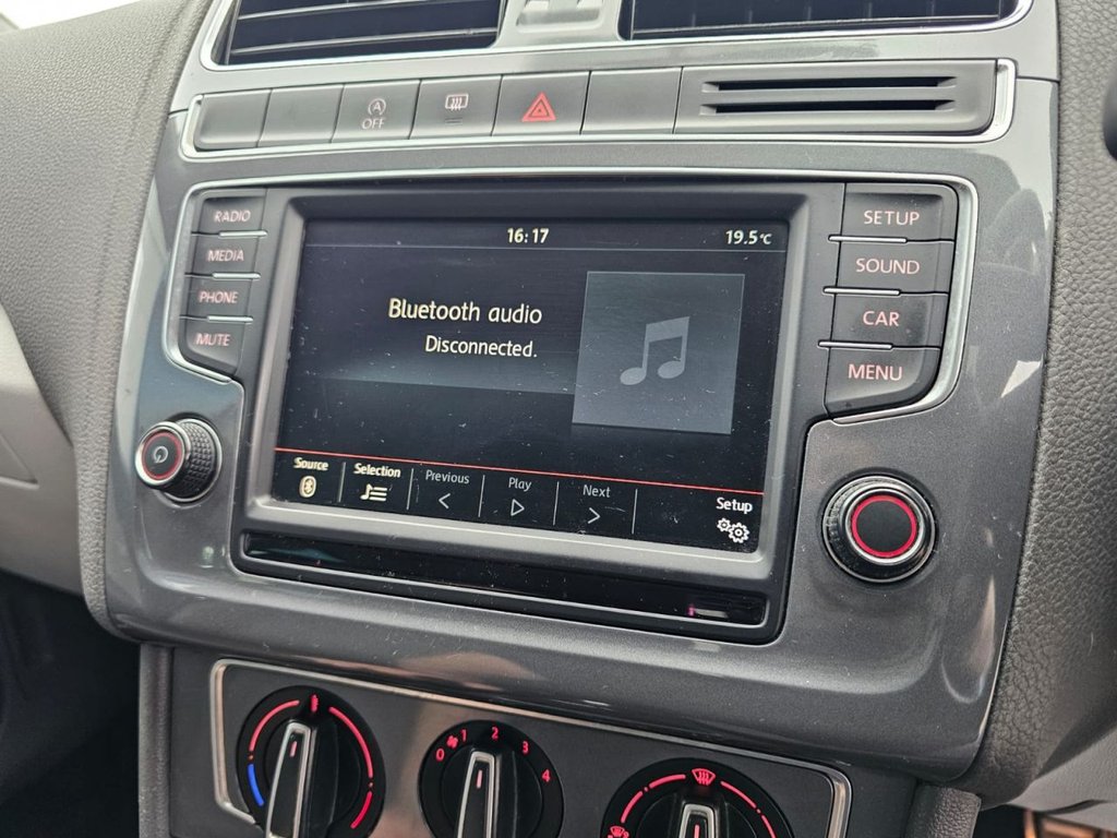 Used Volkswagen Polo 2015 for sale - 76147325: Photo 24