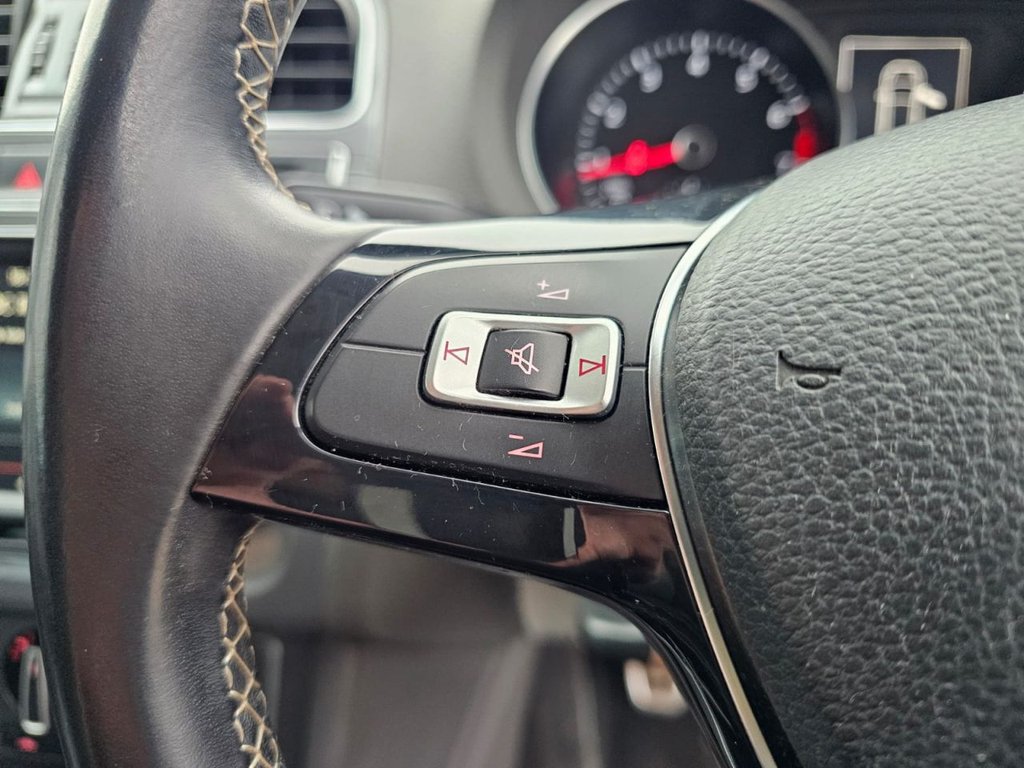 Used Volkswagen Polo 2015 for sale - 76147325: Photo 29
