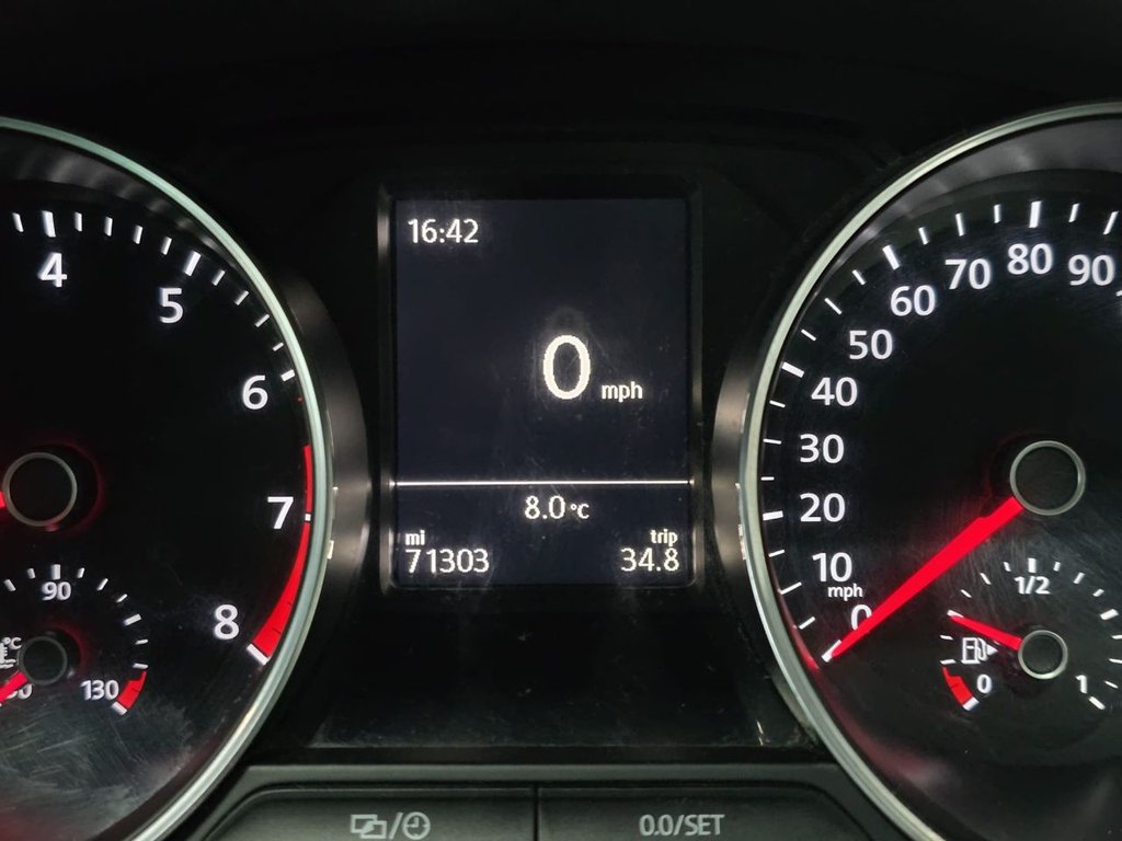 Used Volkswagen Polo 2015 for sale - 76147325: Photo 32