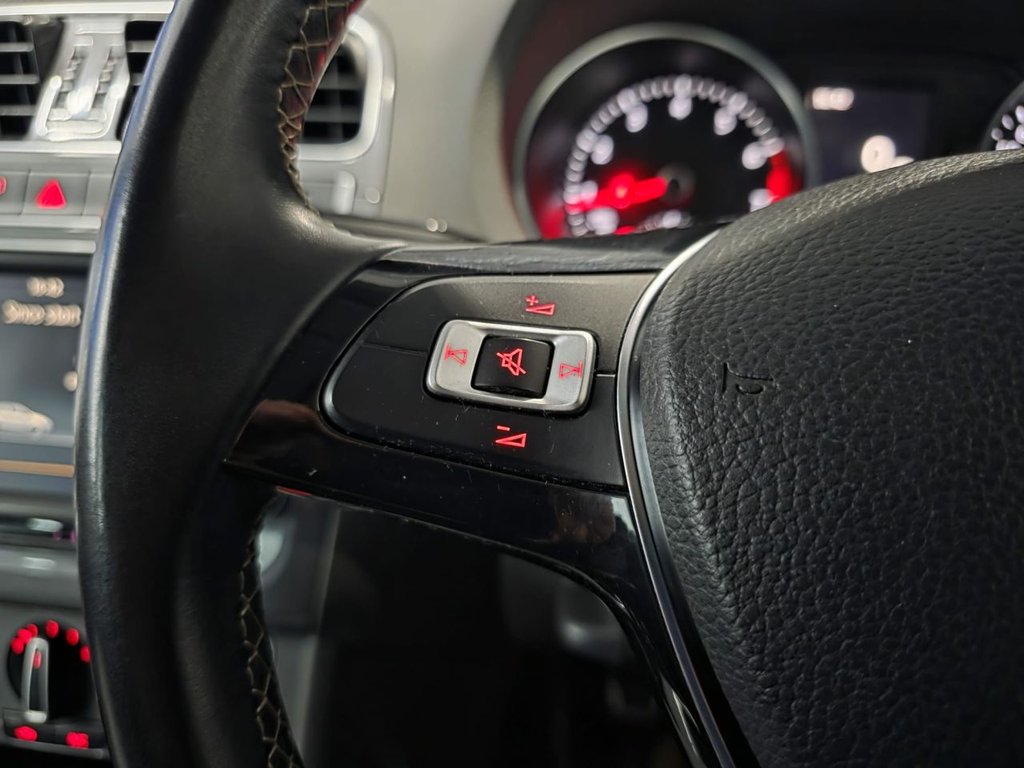 Used Volkswagen Polo 2015 for sale - 76147325: Photo 33