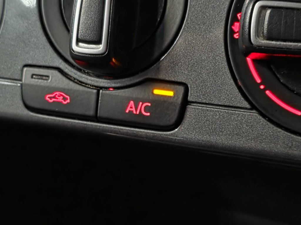 Used Volkswagen Polo 2015 for sale - 76147325: Photo 37