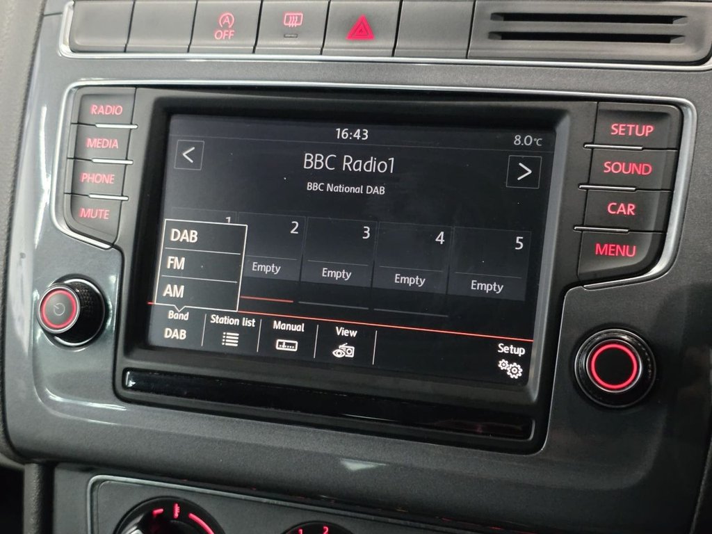 Used Volkswagen Polo 2015 for sale - 76147325: Photo 38