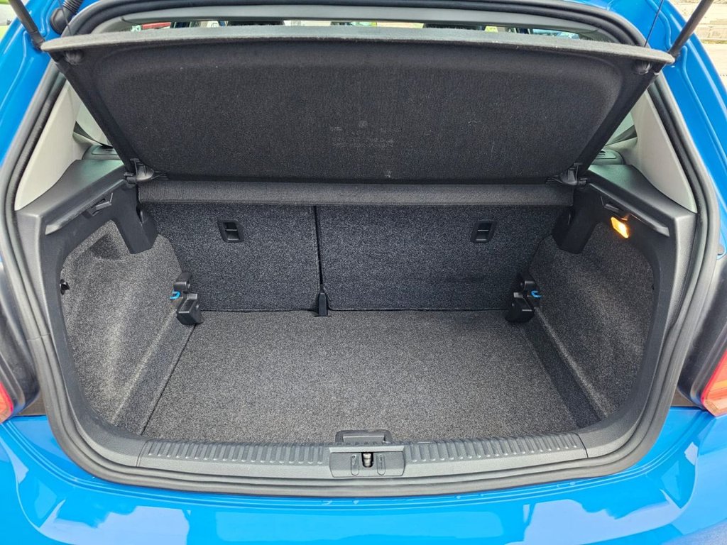 Used Volkswagen Polo 2015 for sale - 76147325: Photo 6