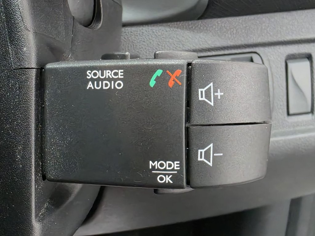 Used Renault Clio 2017 for sale - 77534378: Photo 45