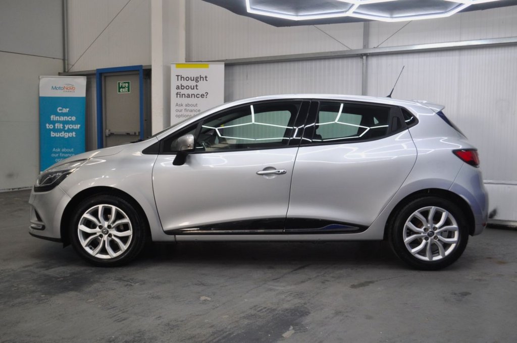 Used Renault Clio 2017 for sale - 77534378: Photo 9