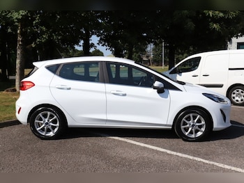Used Ford Fiesta 2017 for sale - 79022690: Photo