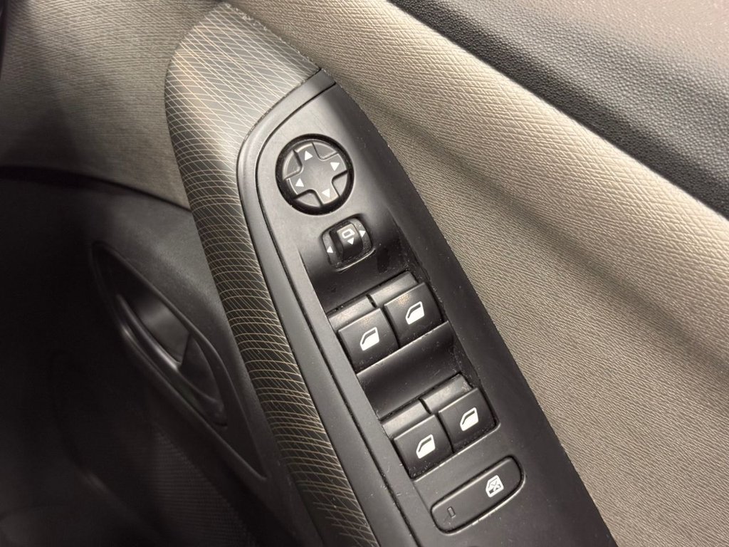 Used Citroen Grand C4 Picasso 2015 for sale - 78153523: Photo 35