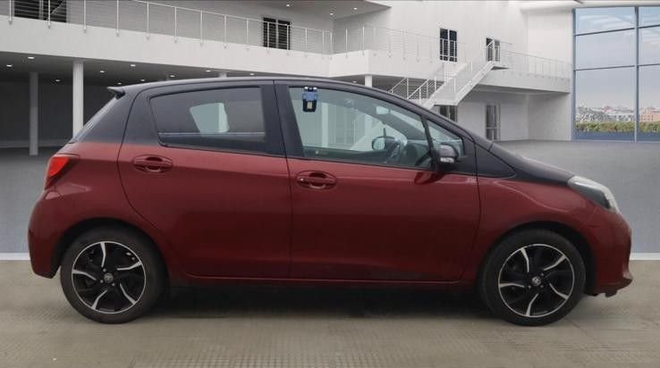 Used Toyota Yaris 2017 for sale - 77703604: Photo 2