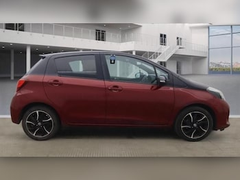 Used Toyota Yaris 2017 for sale - 77703604: Photo