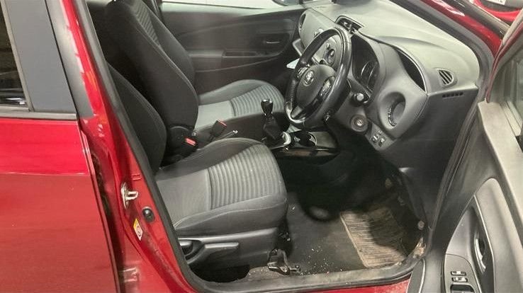 Used Toyota Yaris 2017 for sale - 77703604: Photo 6