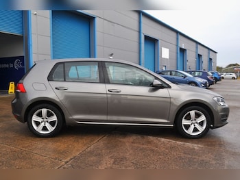 Used Volkswagen Golf 2015 for sale - 76482307: Photo