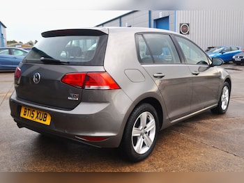 Used Volkswagen Golf 2015 for sale - 76482307: Photo