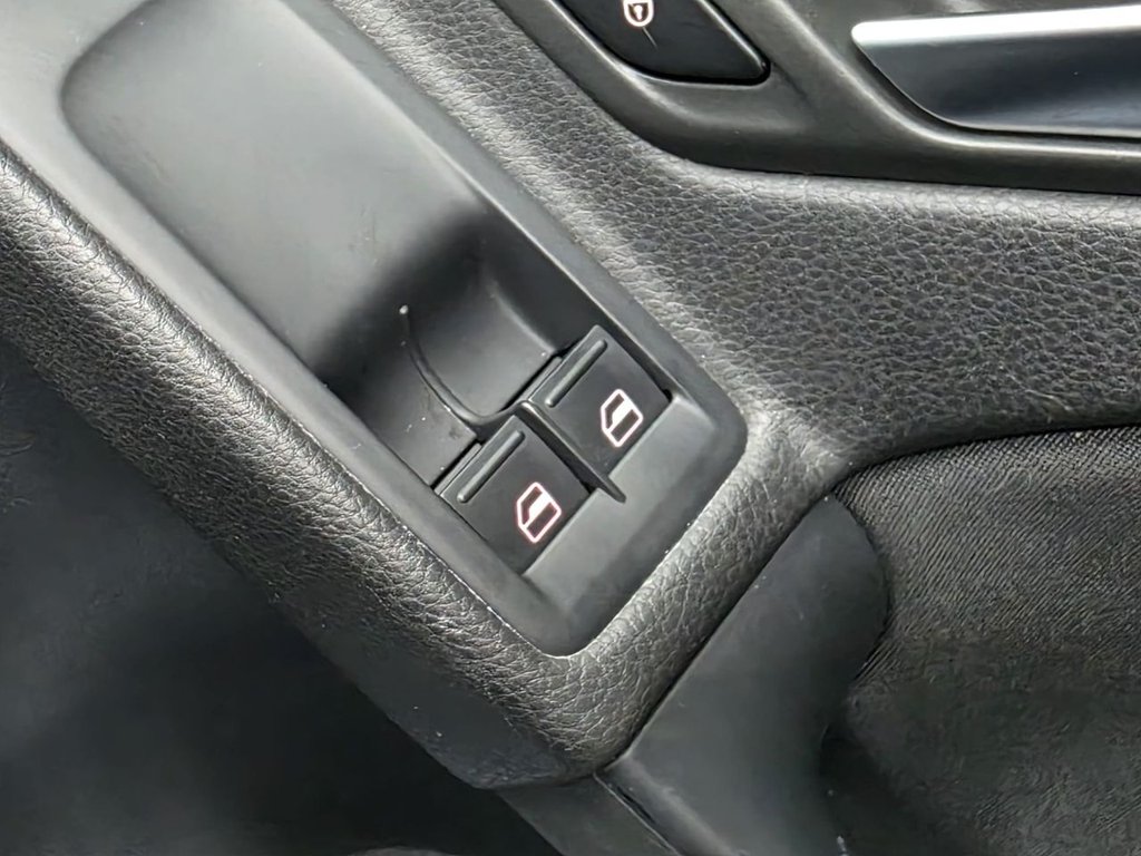 Used Volkswagen Golf 2011 for sale - 76724219: Photo 36