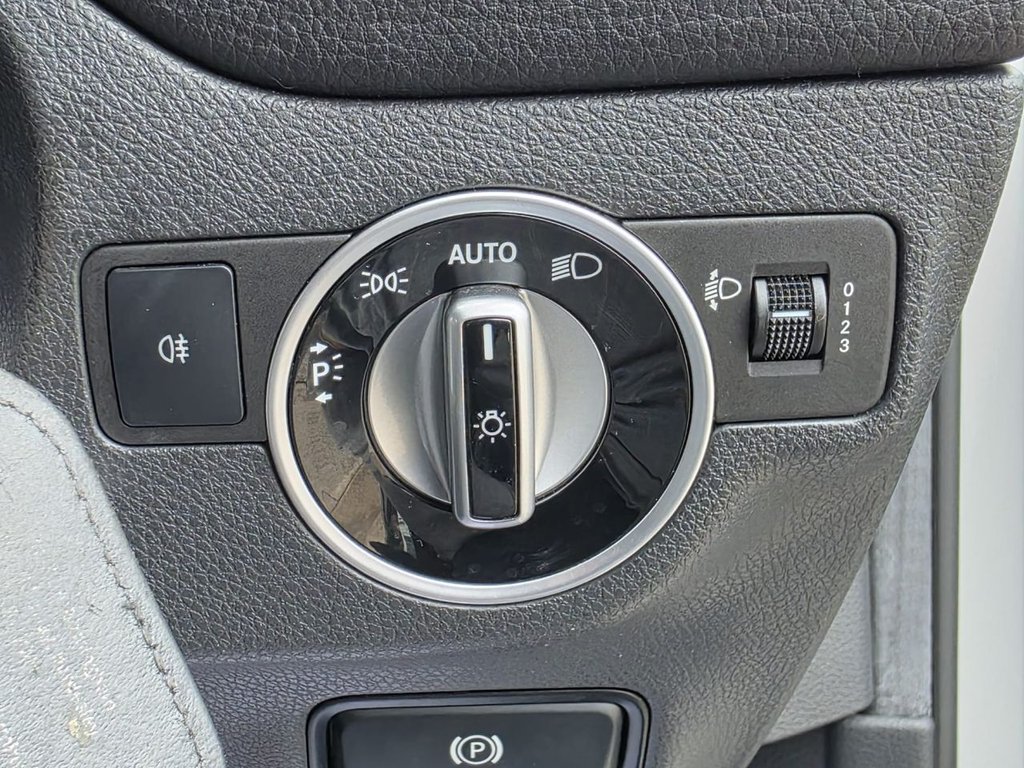 Used Mercedes-Benz GLA 2015 for sale - 76496148: Photo 46