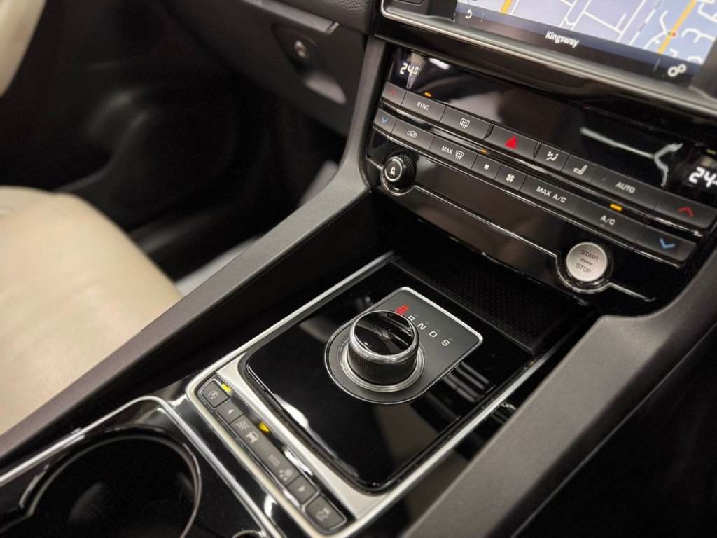 Used Jaguar F-Pace 2016 for sale - 77355956: Photo 35